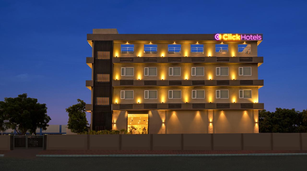 Click Hotel Bhuj Exterior photo